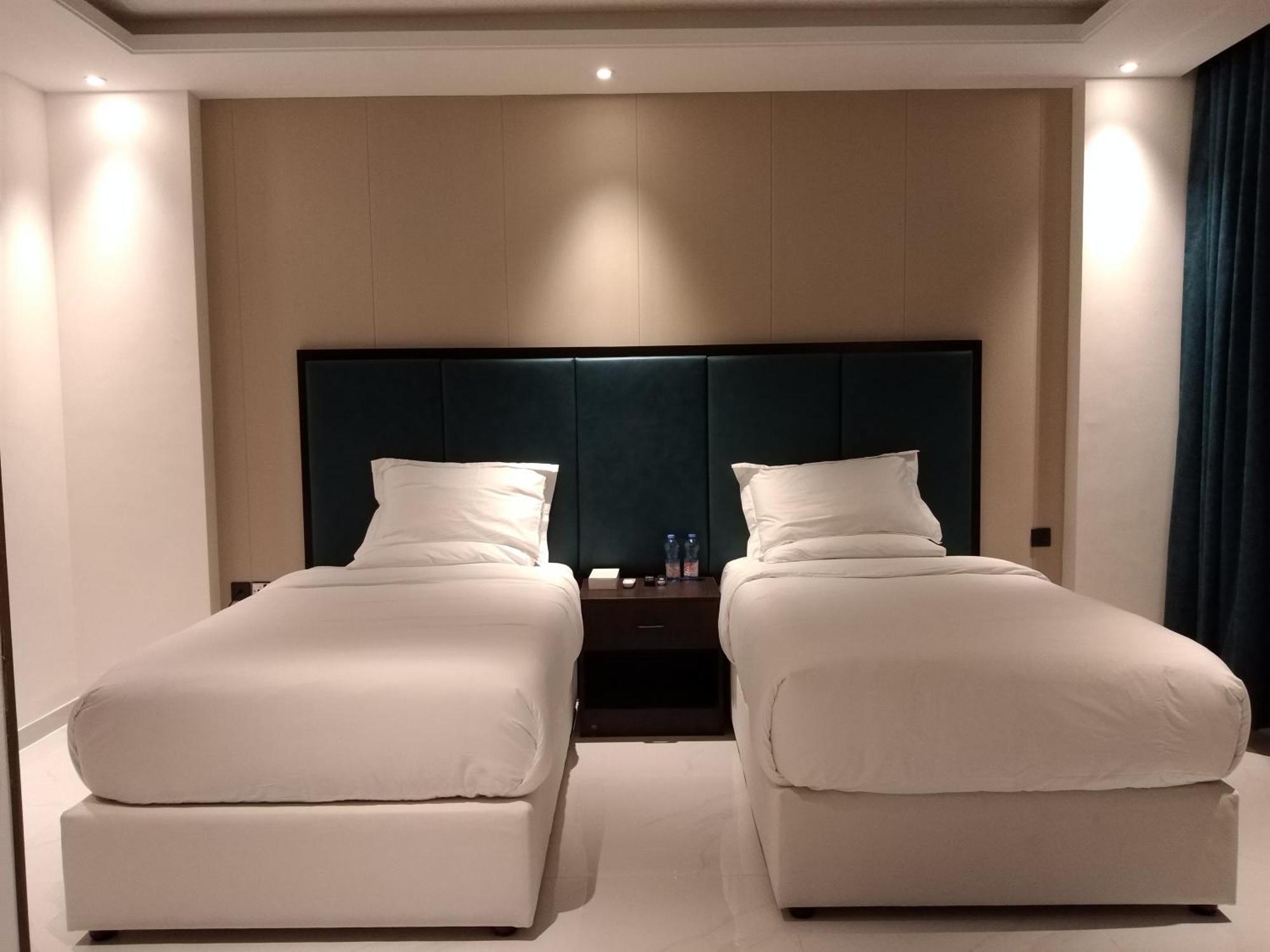 Nebula Hotel الدقم المظهر الخارجي الصورة